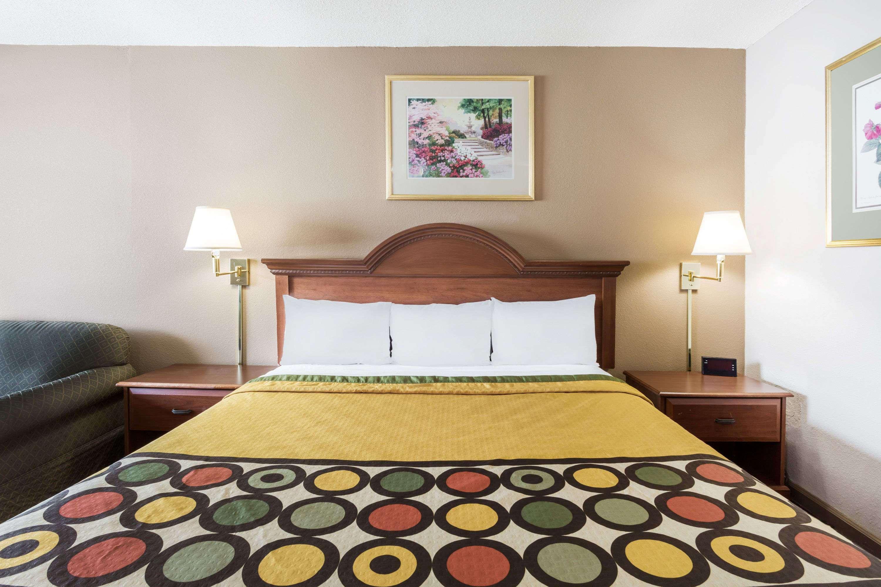 Super 8 By Wyndham Greensboro Exterior foto